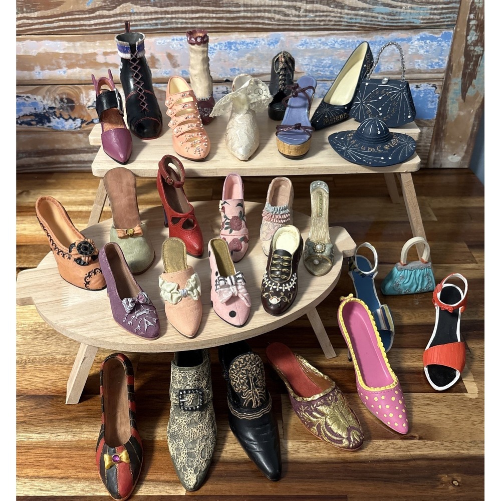 Just the Right Shoe, Willow Hall, & Replicas Lot Of 28 Collectibles Read Descr